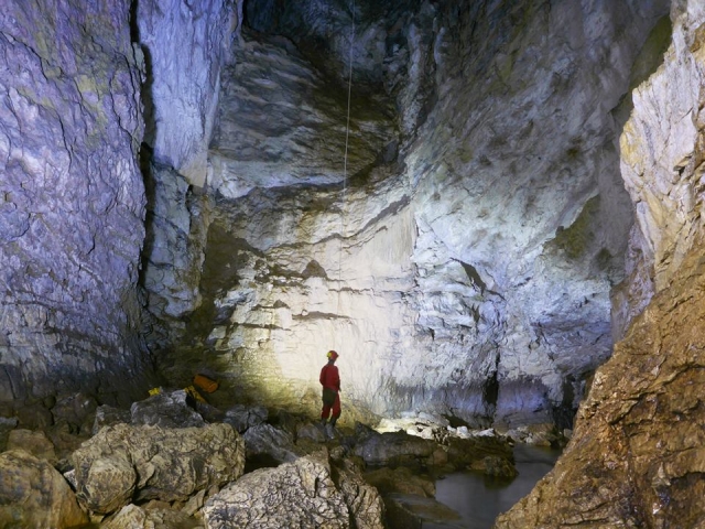  The large rooms of the cave 